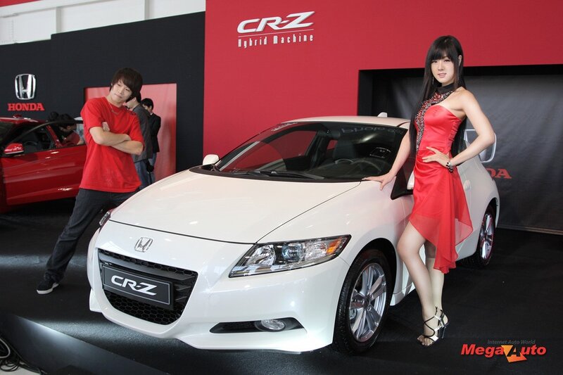 Honda CR-Z at auto show