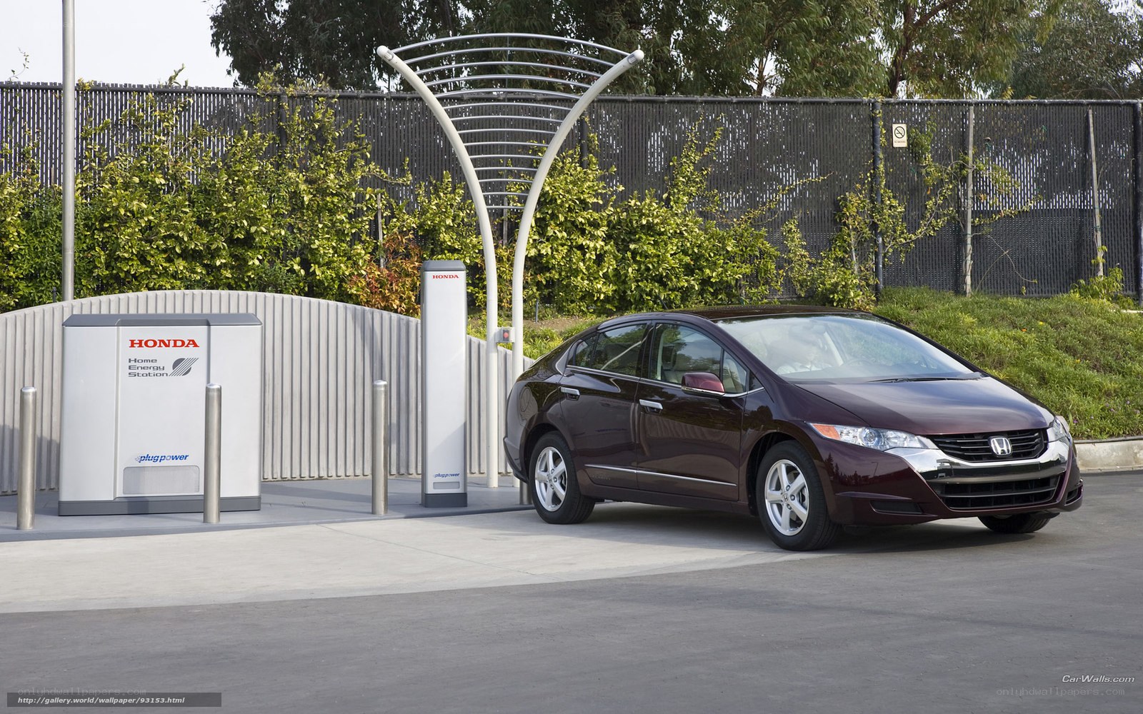 Honda FCX Clarity at charging station