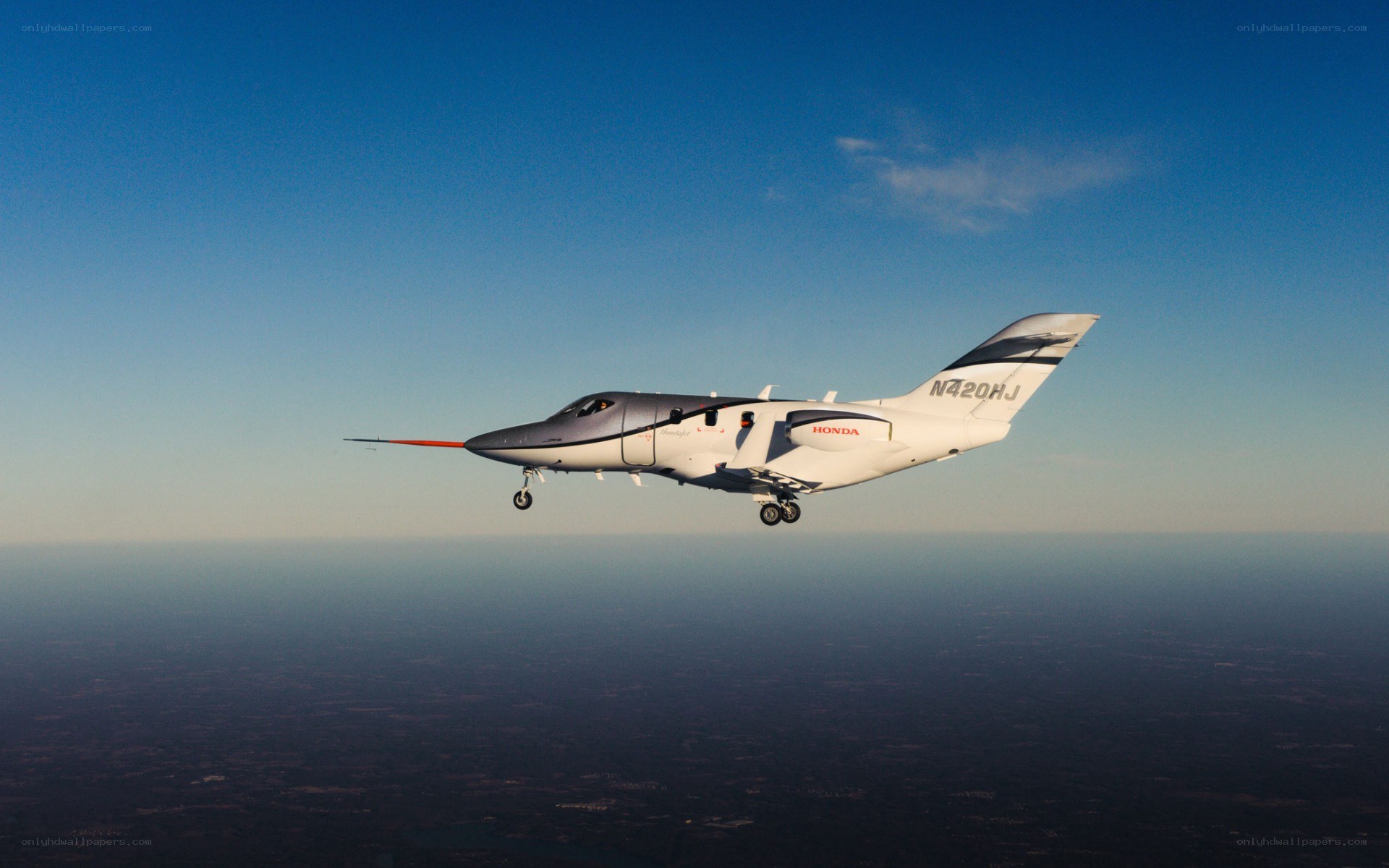 Honda jet in flight