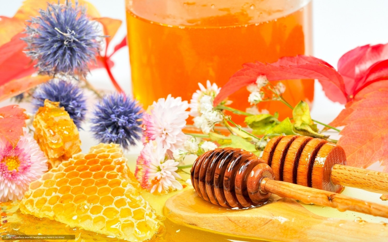 honey and flowers arrangement