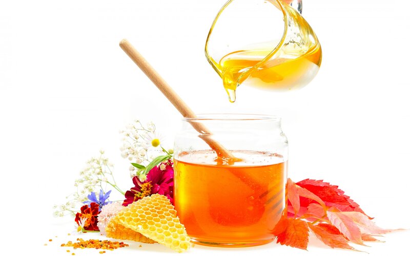 Honey Being Poured — Yellow, Calm