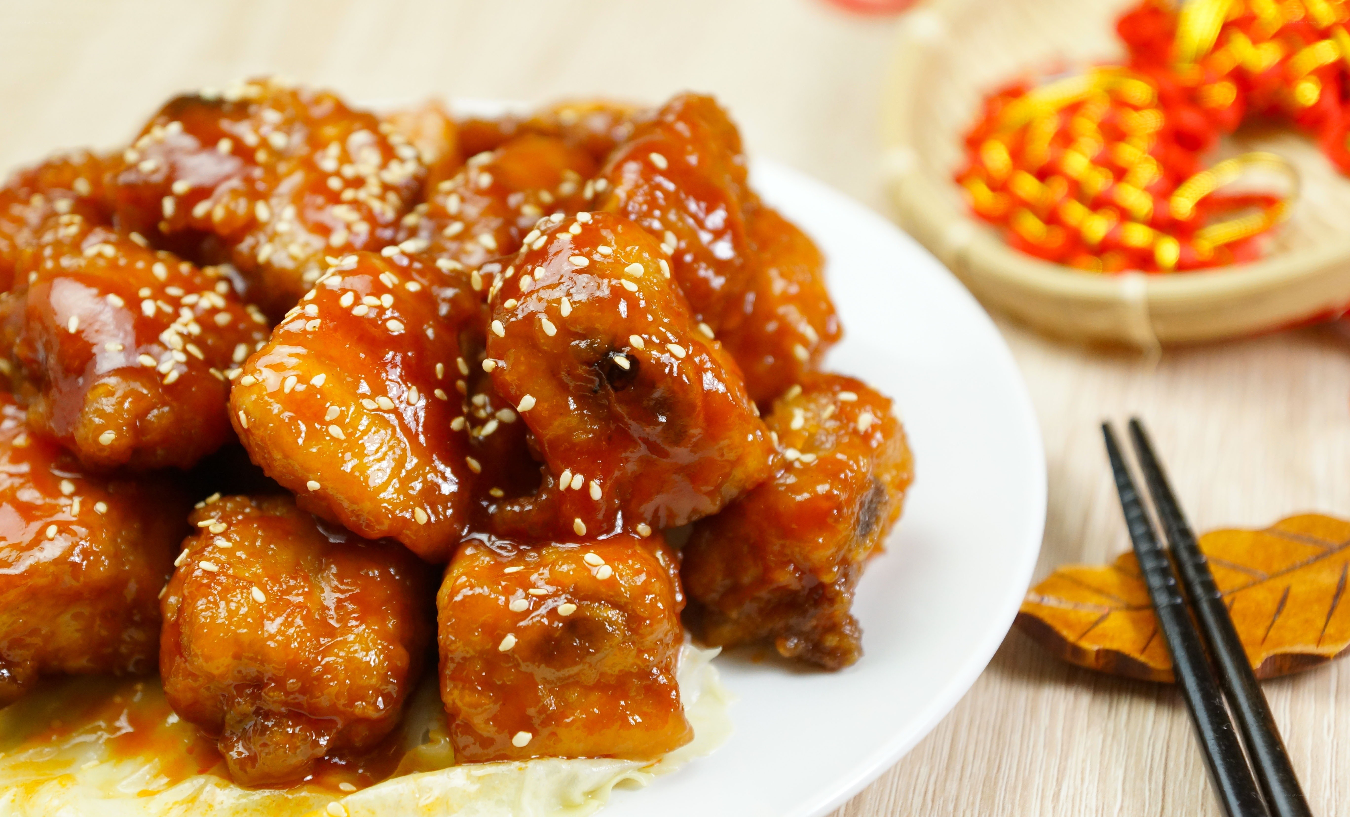 honey-glazed chicken with sesame
