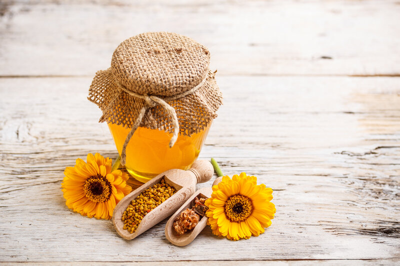 Honey Jar with Flowers — Yellow, Natural