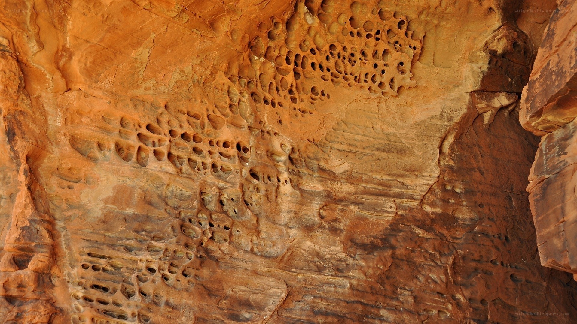 Honeycomb rock formations
