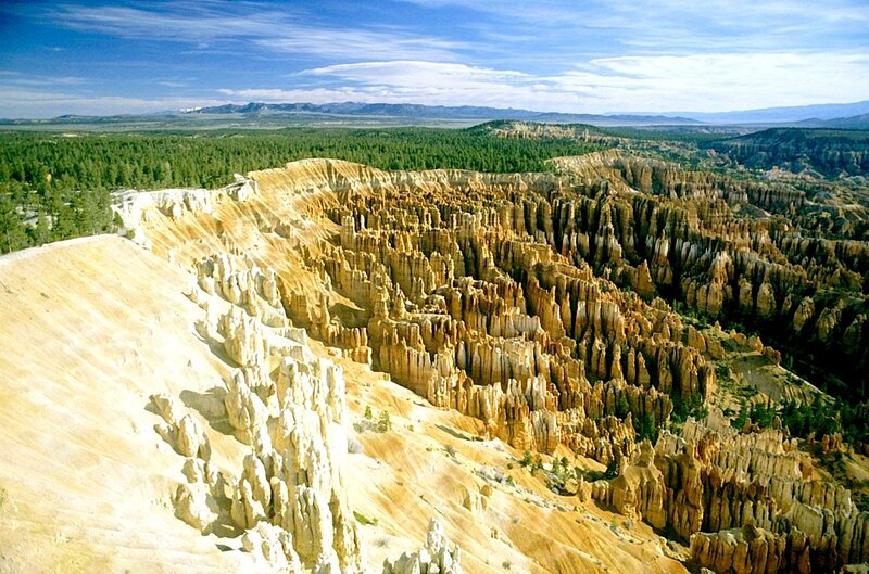 Hoodoos in Canyon — Yellow