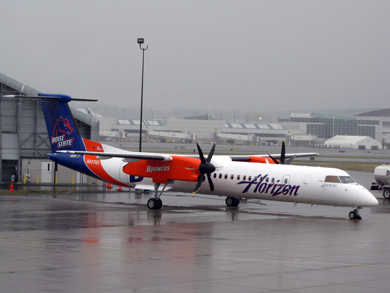 Horizon Air plane on tarmac