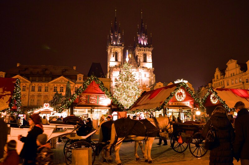 Horse-drawn Carriage — Red