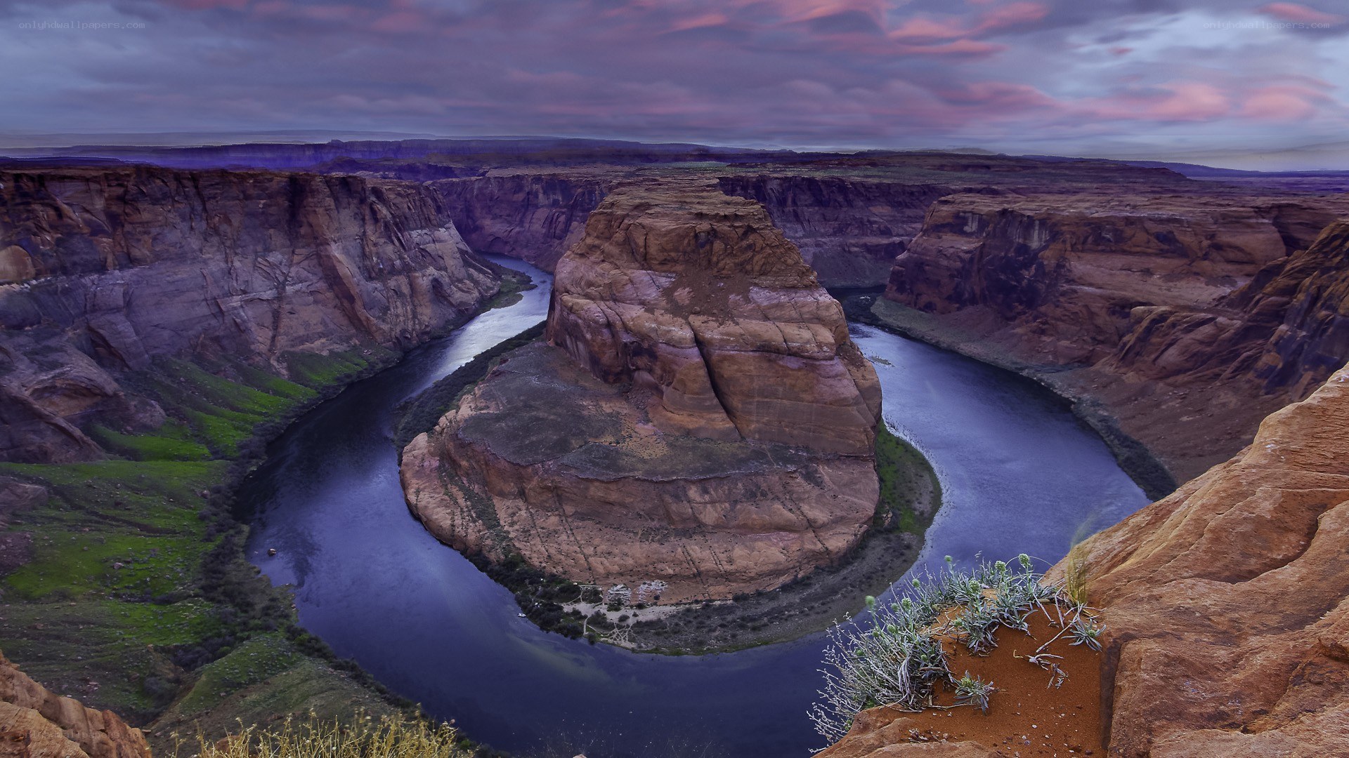 Horseshoe Bend at dusk