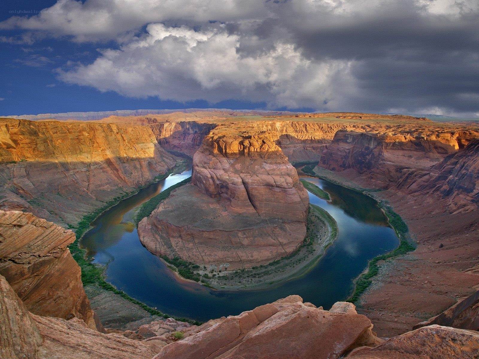 Horseshoe Bend canyon view