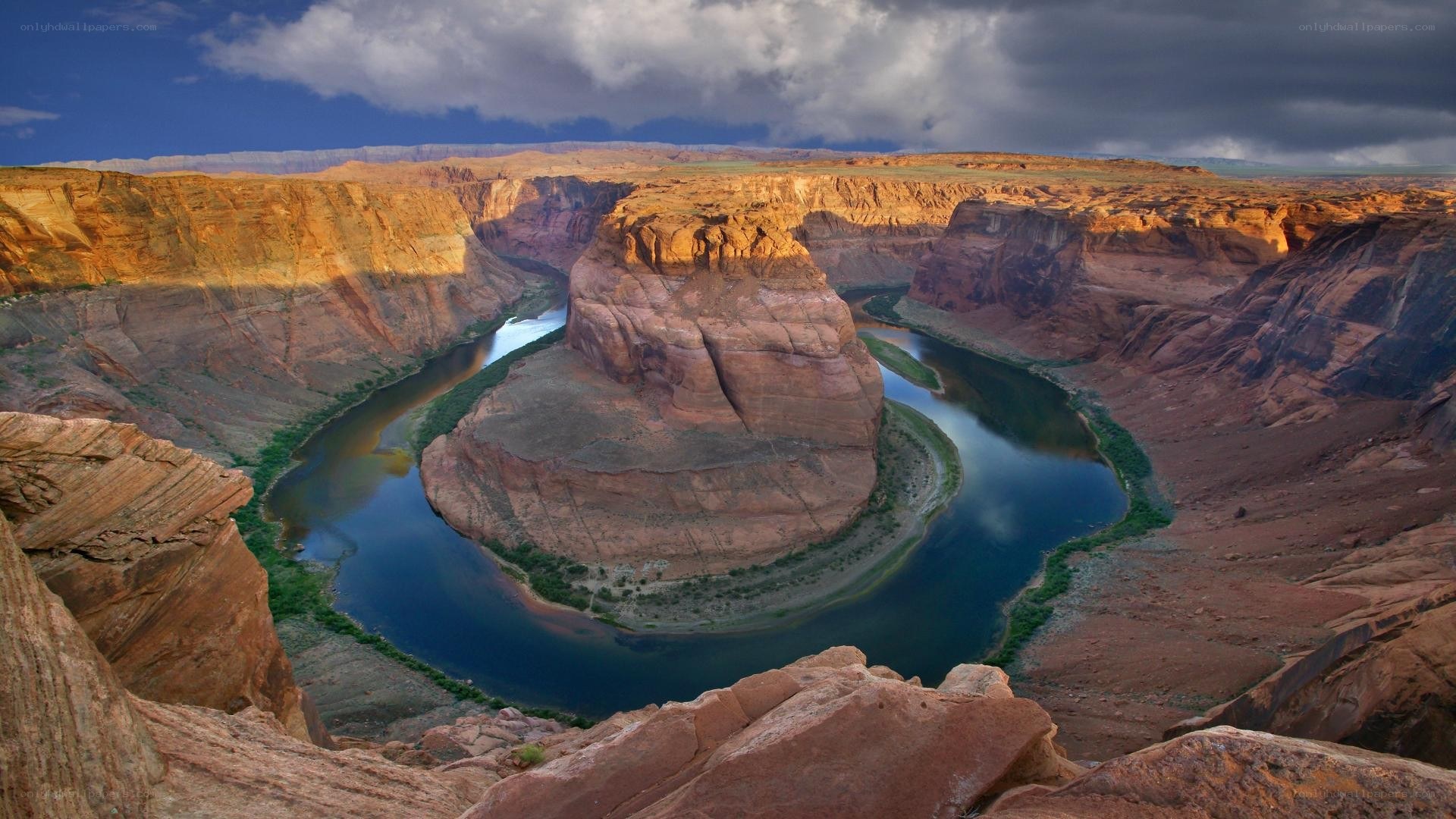 Horseshoe Bend canyon view