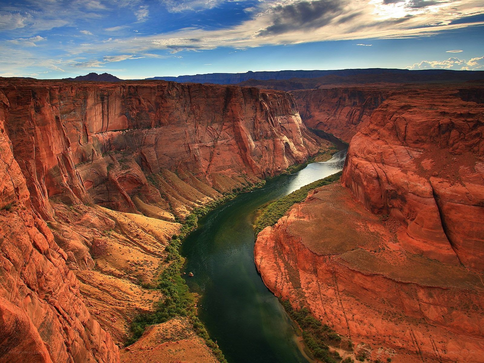 Horseshoe Bend canyon view