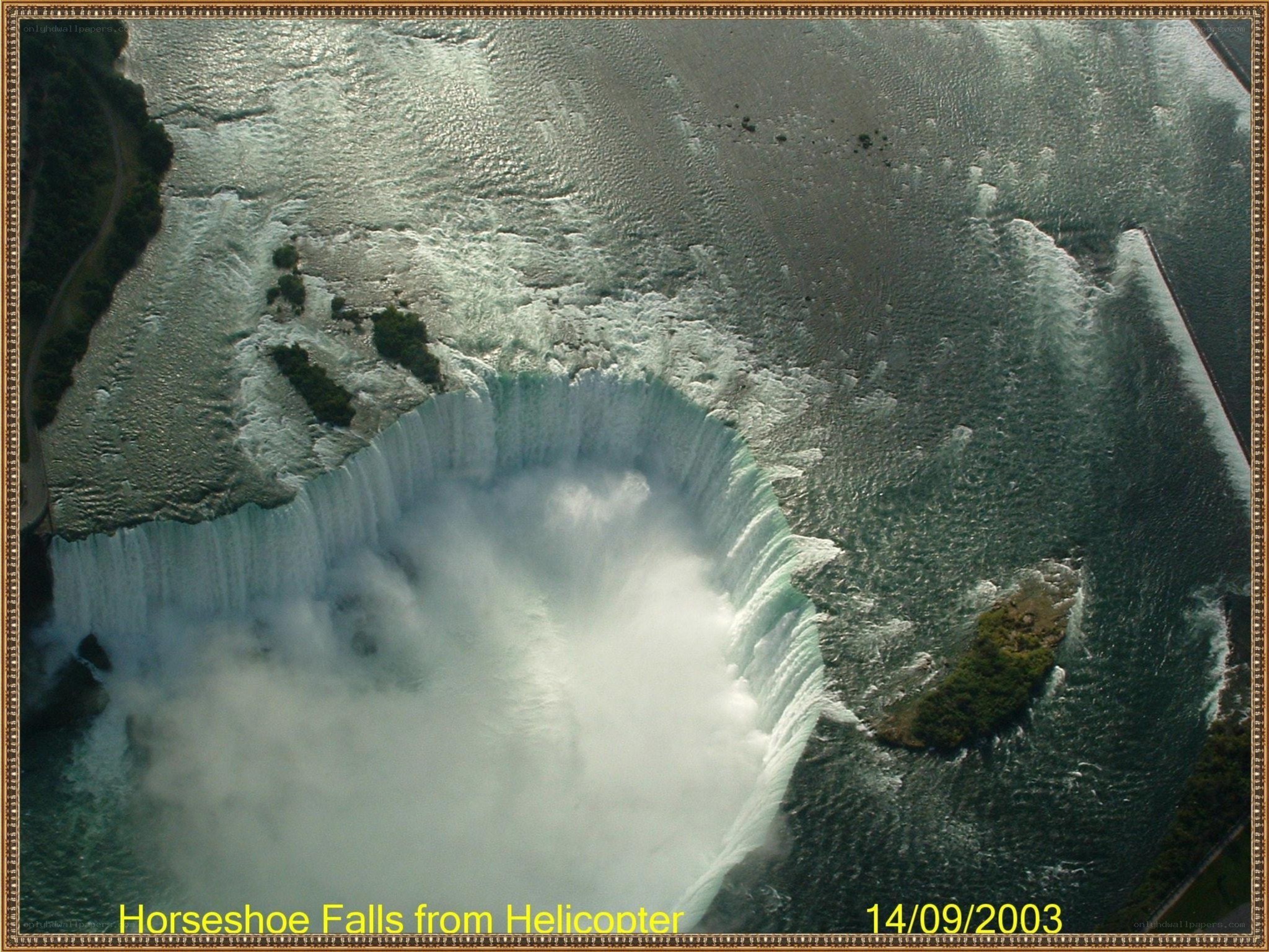 Horseshoe Falls from helicopter