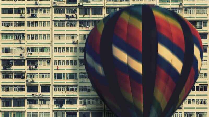 Hot air balloon in city