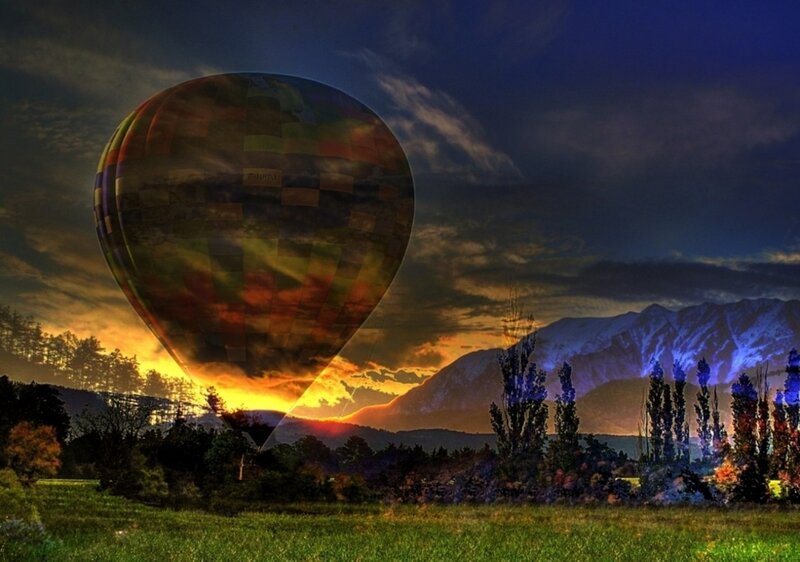 Hot Air Balloon in Field — Green