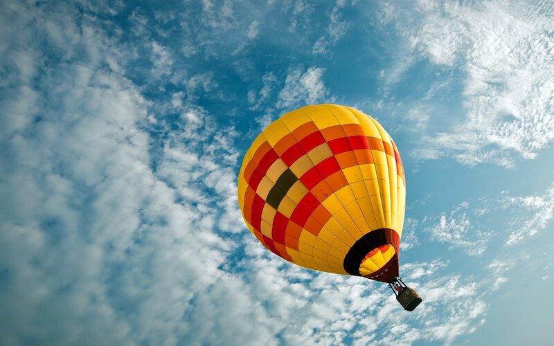 Hot Air Balloon in Sky — Yellow