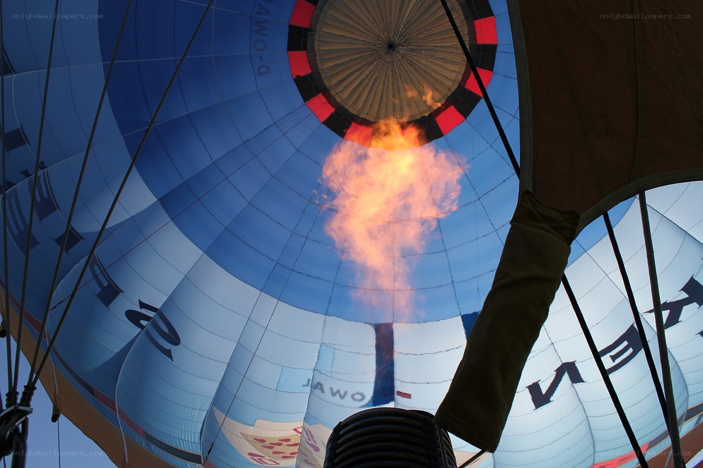 Hot air balloon inflation