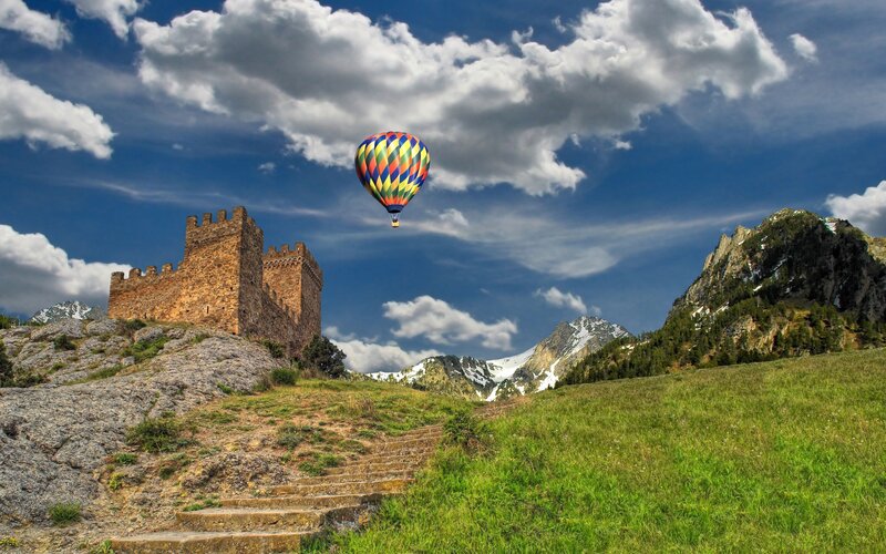 Hot Air Balloon over Castle — Blue
