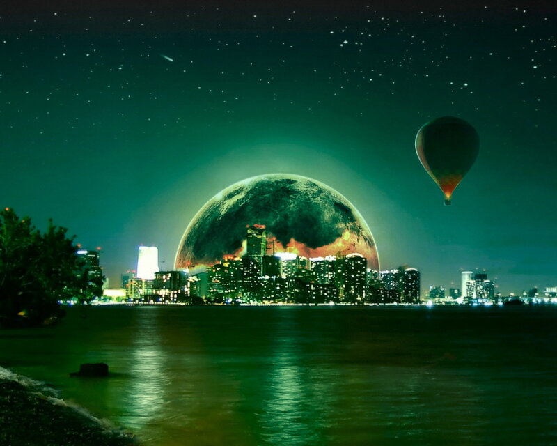 Hot Air Balloon over City — Green