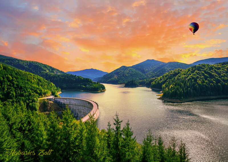 Hot Air Balloon over Lake — Orange, Serene