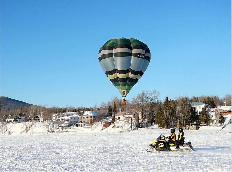 Hot Air Balloon over Snow — Blue