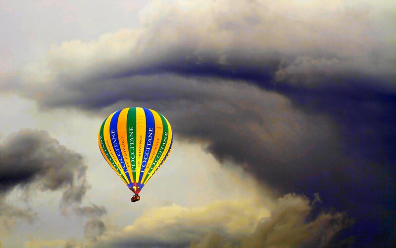 Hot Air Balloon — Yellow, Dramatic
