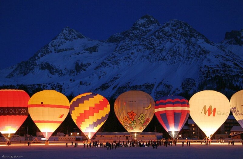 Hot Air Balloons at Night — Blue