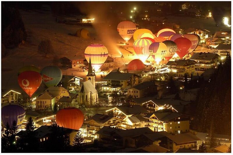 Hot Air Balloons at Night — Yellow, Festive