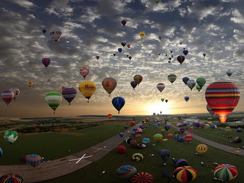 Hot Air Balloons at Sunrise — Blue