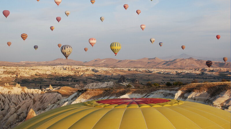 Hot Air Balloons in Sky — Yellow