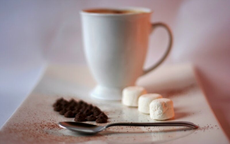 Hot Chocolate with Marshmallows — White