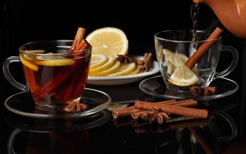 Hot tea with lemon and cinnamon