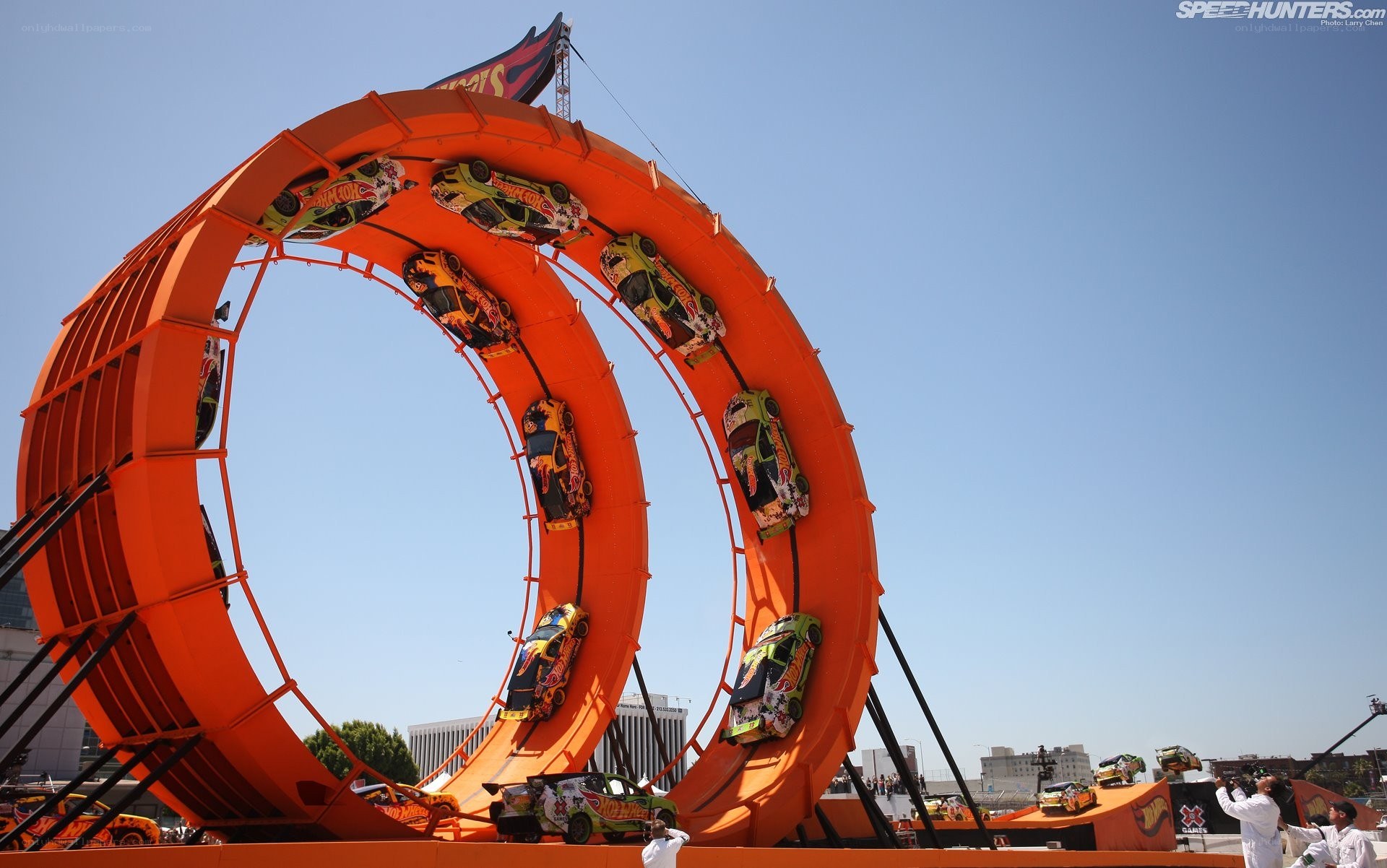 Hot Wheels loop stunt