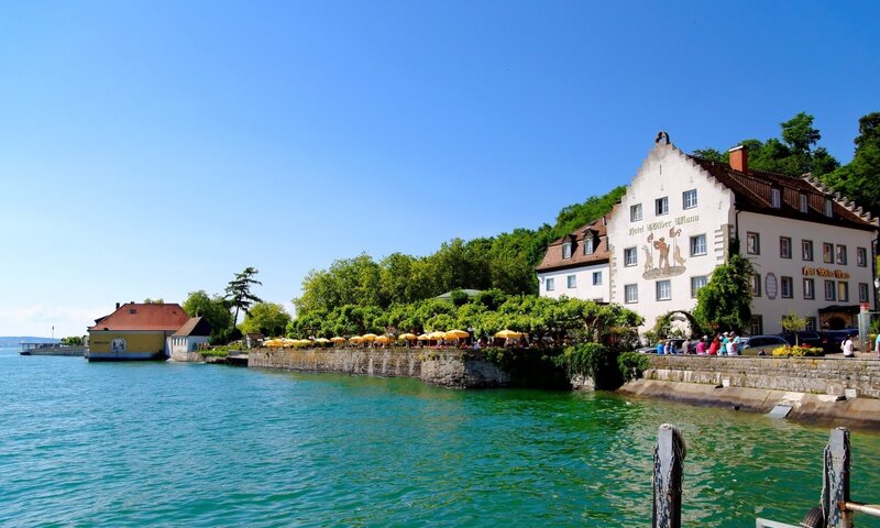 Hotel by Lake Shore