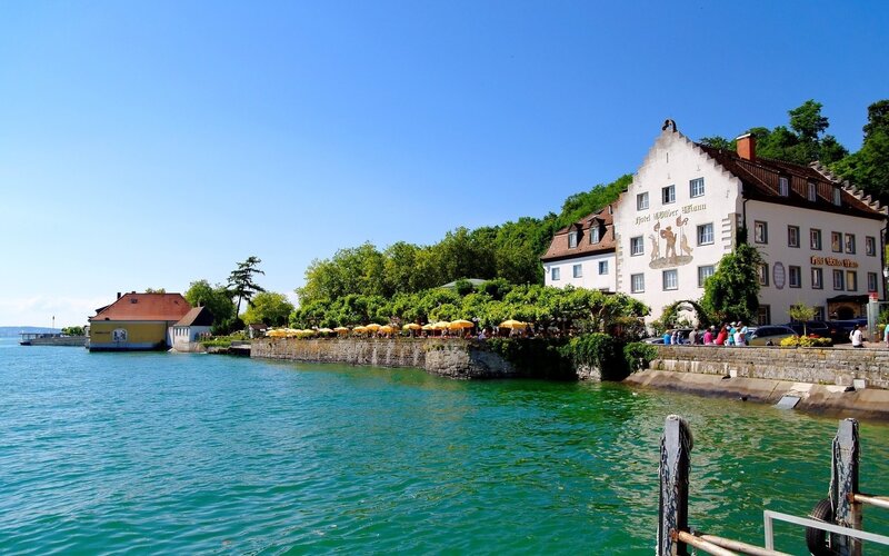 Hotel by the Lake