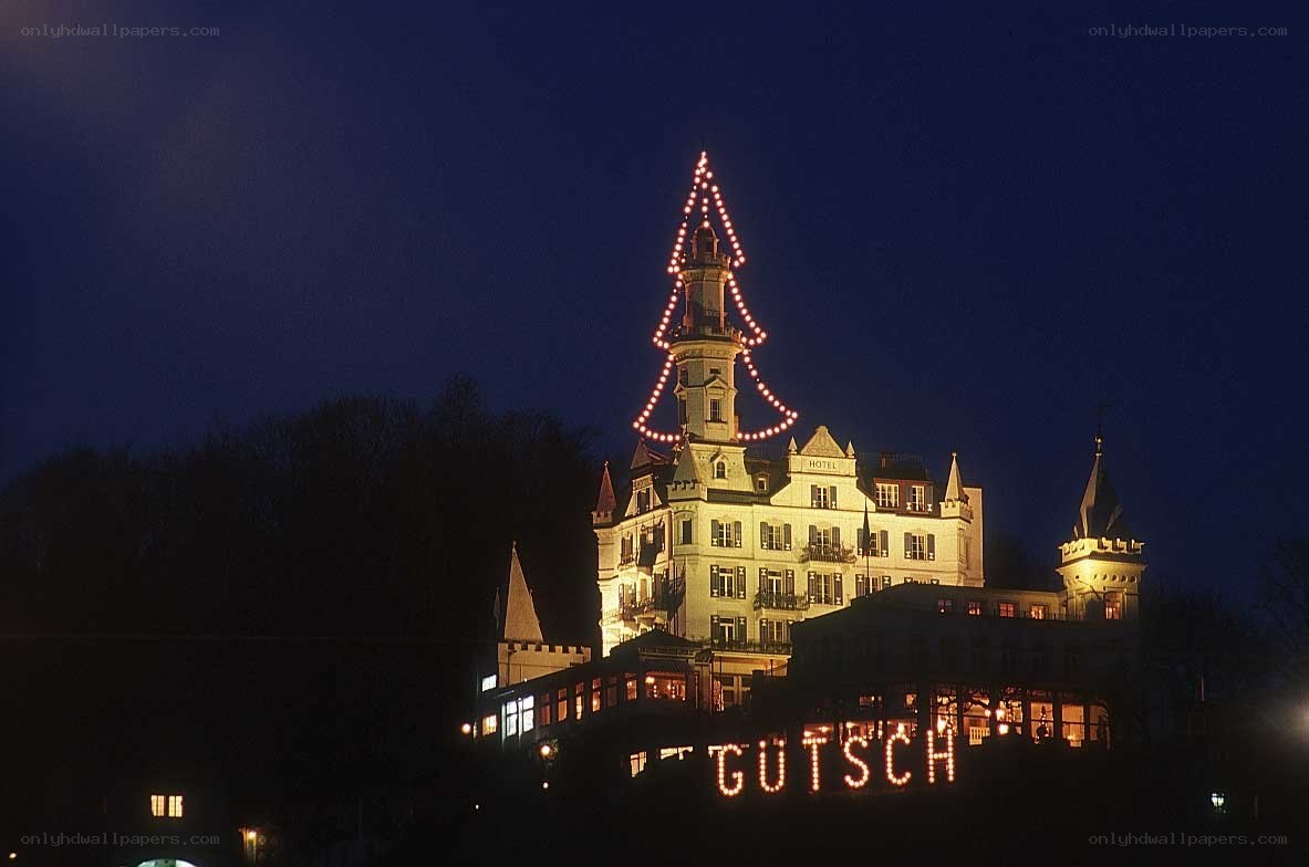 Hotel Gutsch at night