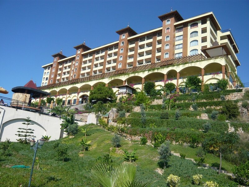 Hotel on a Hillside — Green