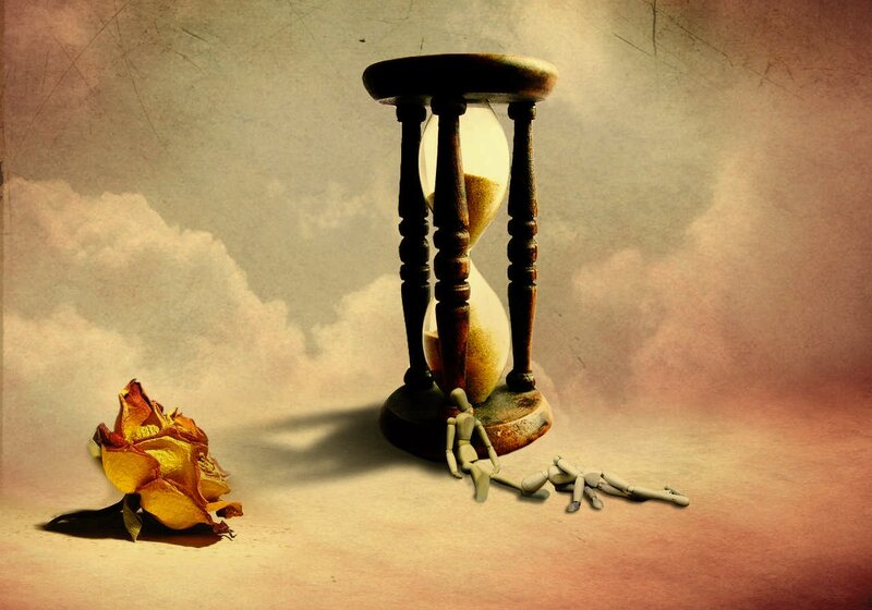 Hourglass with Dried Rose — Brown, Melancholic