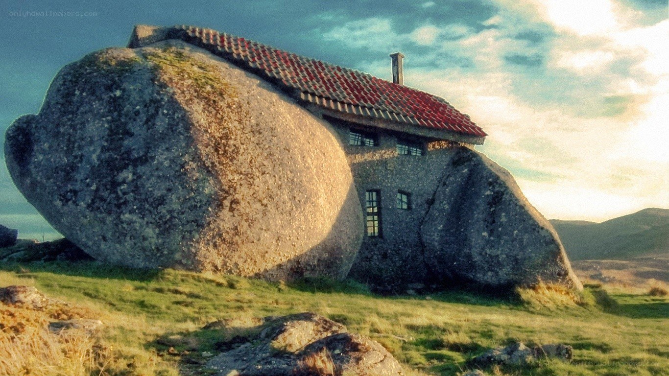 House built into a giant boulder