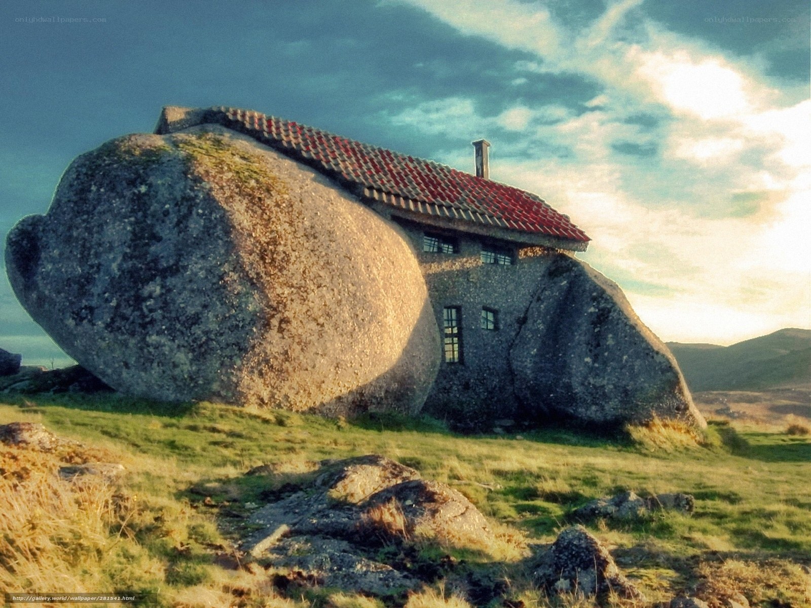 House built into a giant boulder