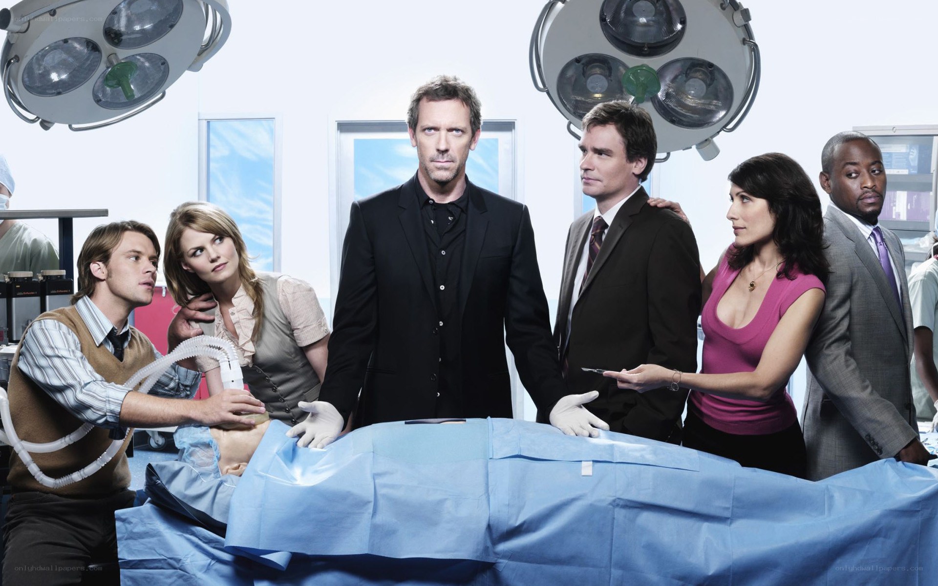 House M.D. cast in operating room