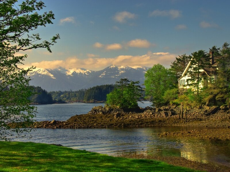 House on a Lakeshore — Green