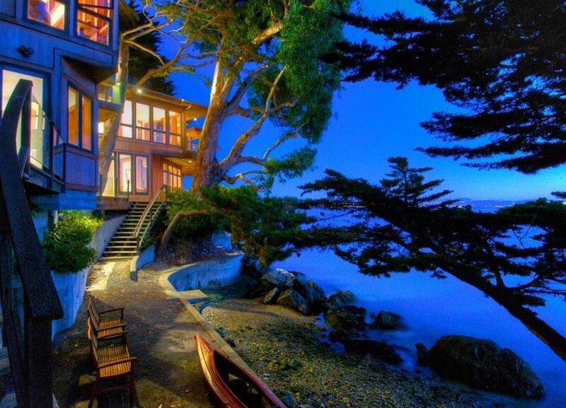House on a Lakeside