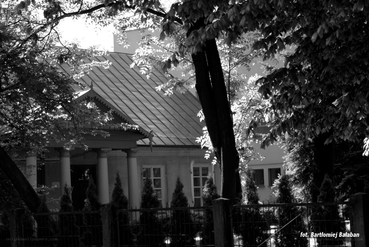 House with columns in garden