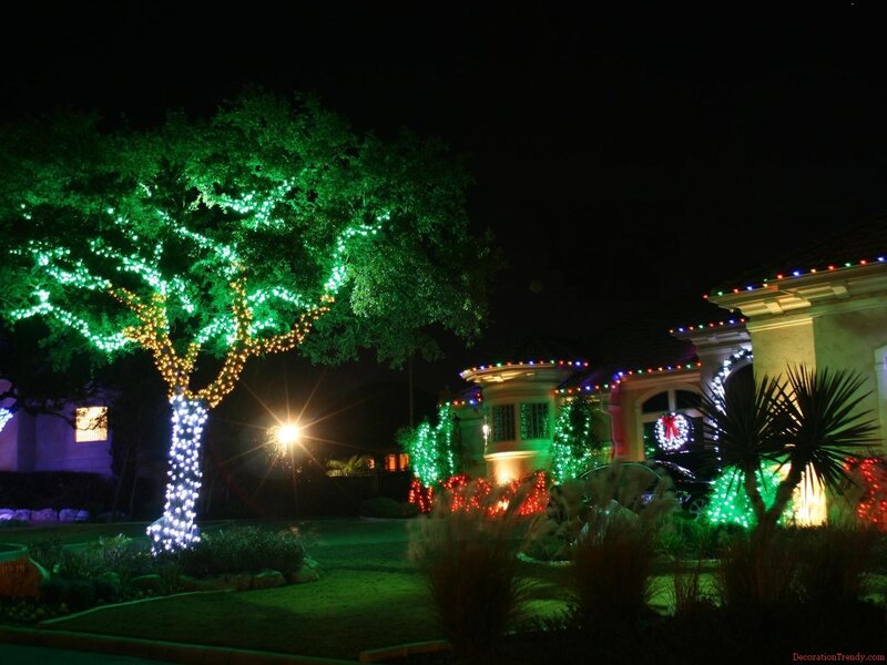 House with Holiday Lights — Green