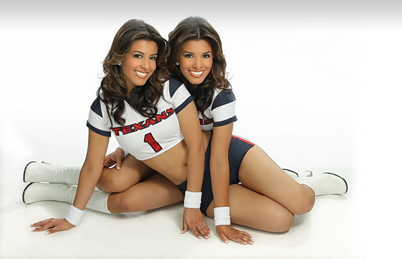 Houston Texans cheerleaders posing