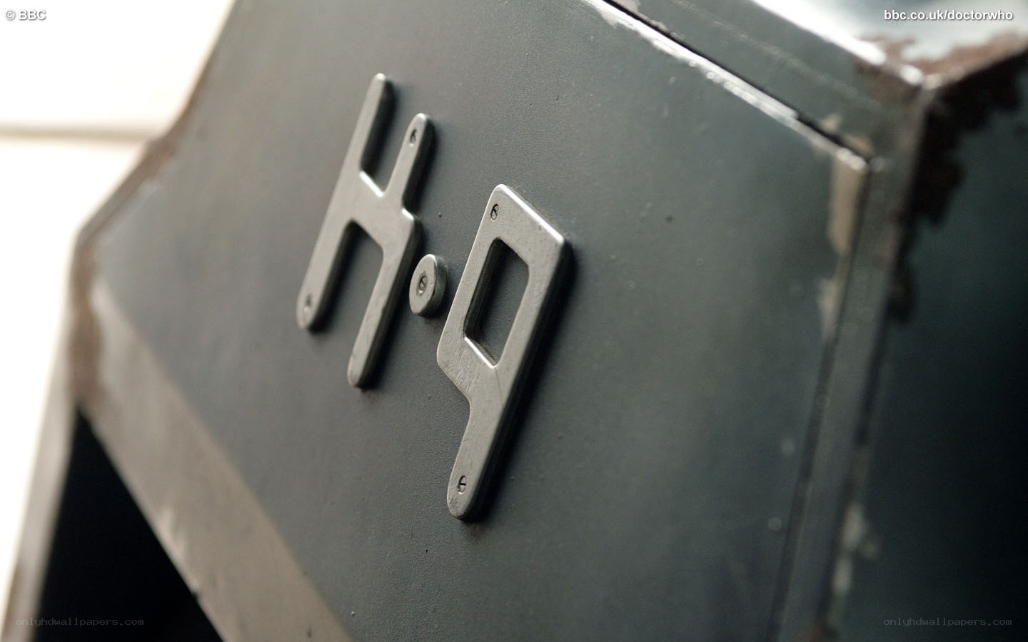 HP logo on a device