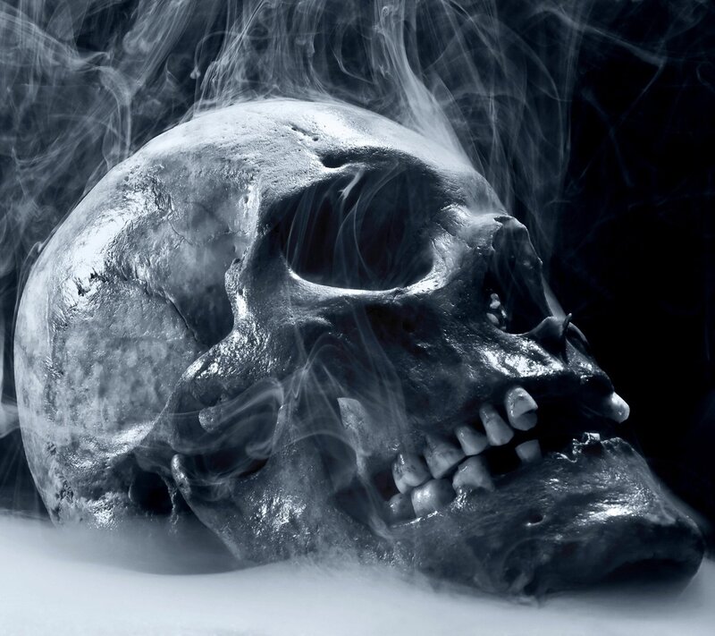Human Skull with Smoke — Black