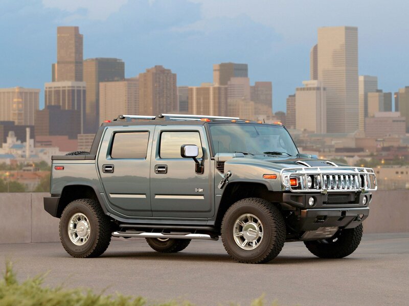 Hummer H2 in cityscape