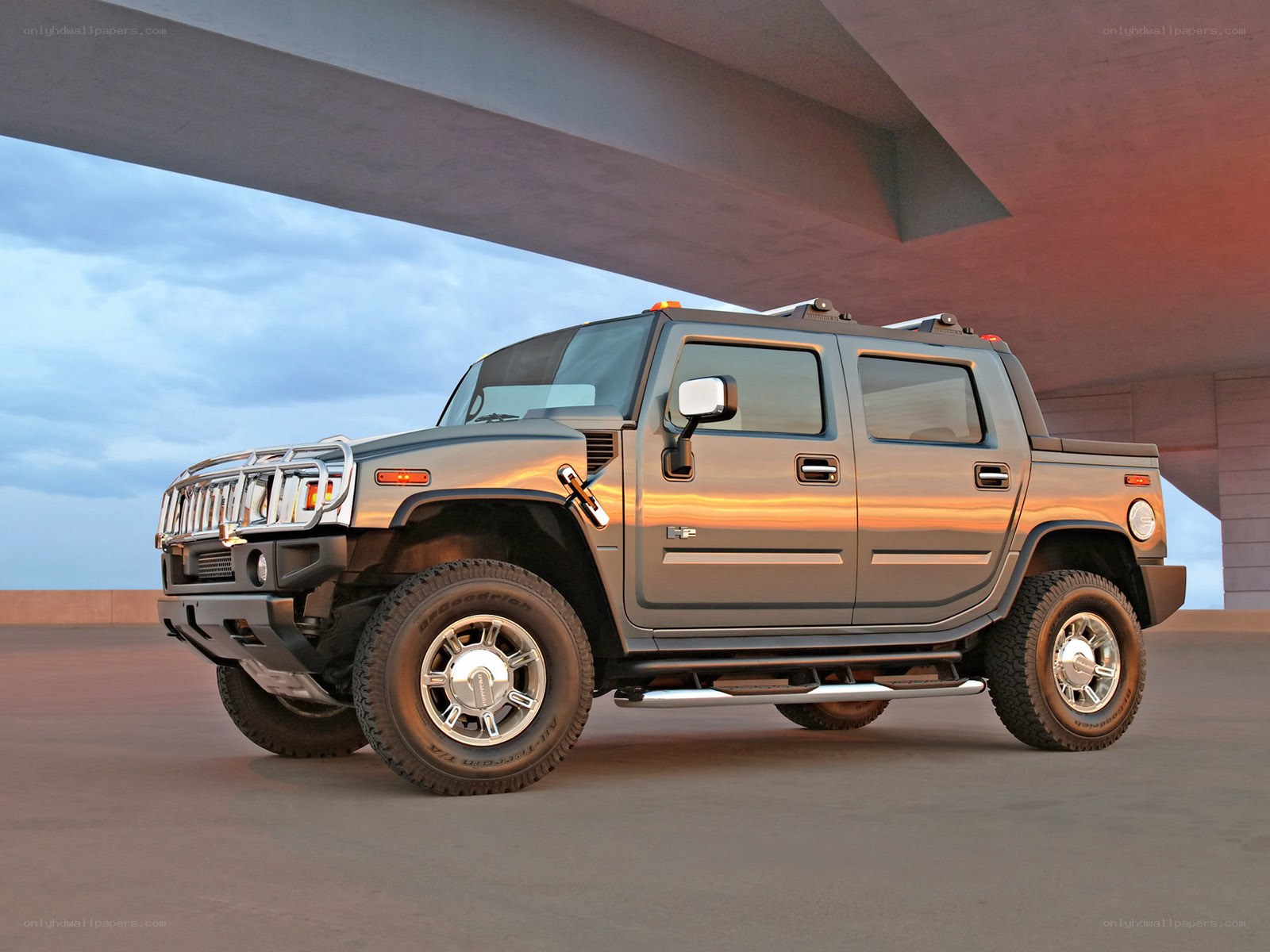 Hummer H2 pickup truck