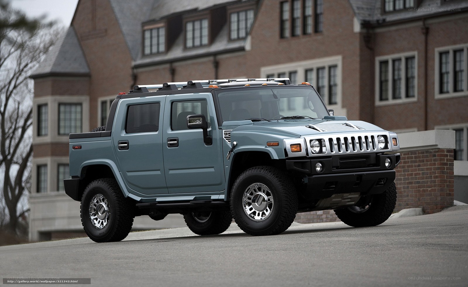 Hummer H2 pickup truck